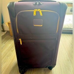 Tumi Continental Expandable 4-Wheel Carry-On Spinner Cabin Luggage